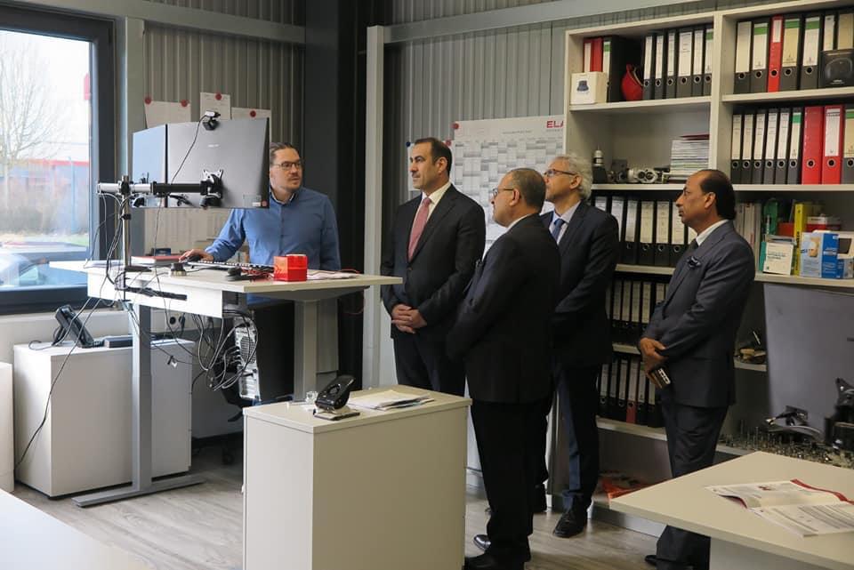 Read more about the article مع معالي وزير الصناعة والمعادن في المانيا لزيارة معامل شركة ELATEC الالمانية للطاقة